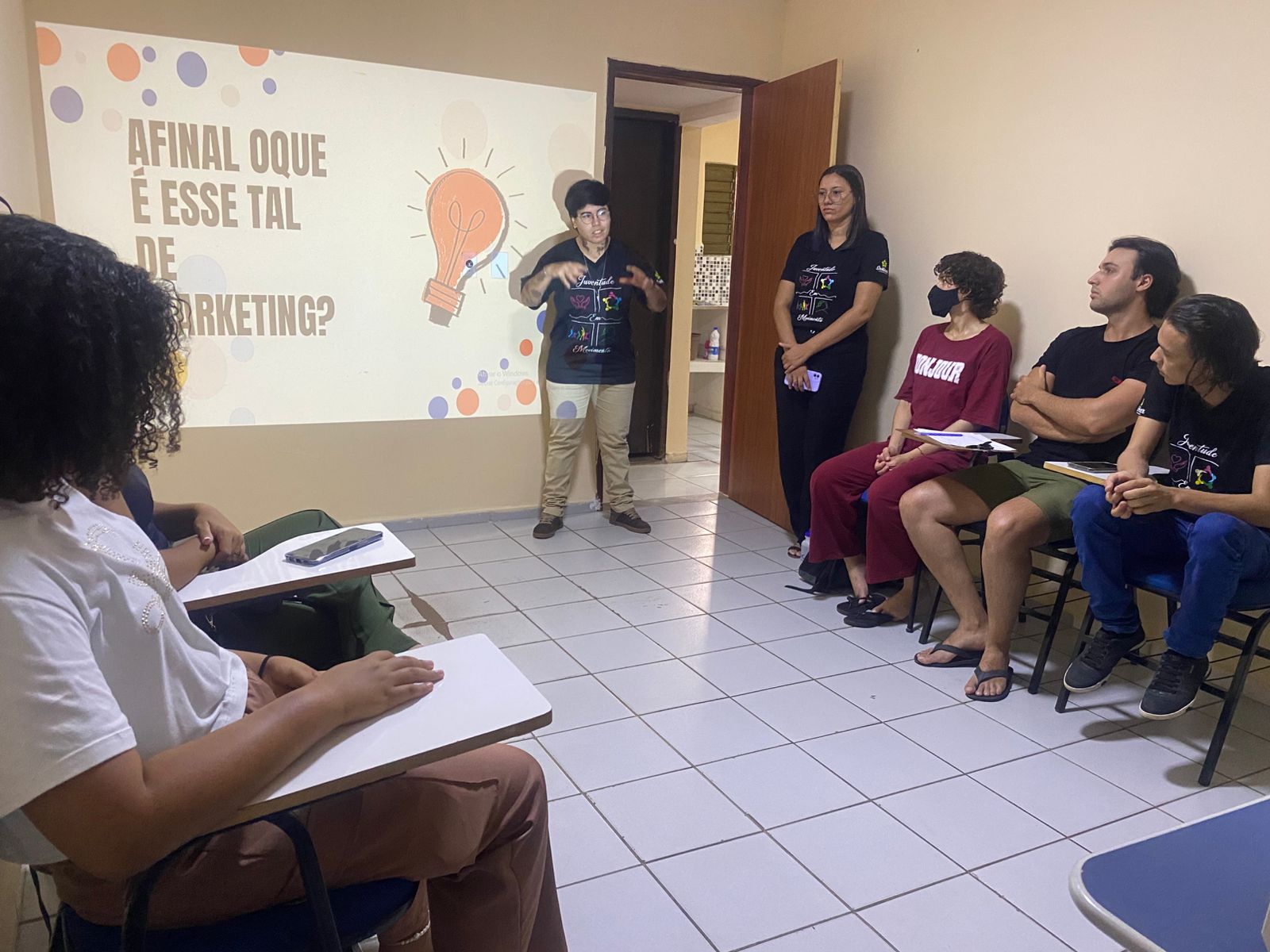 Clube de Jovens promove encontro formativo sobre Marketing para jovens da comunidade